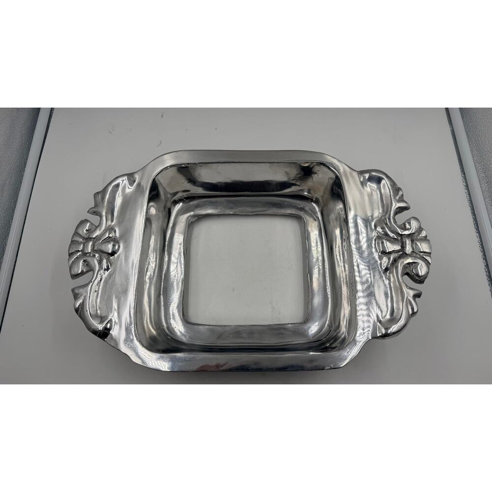 VTG Mexican Fleur de Lis Pyrex Holder fits a 8 x 8 Pyrex brand casserole dish. - Picture 2 of 5